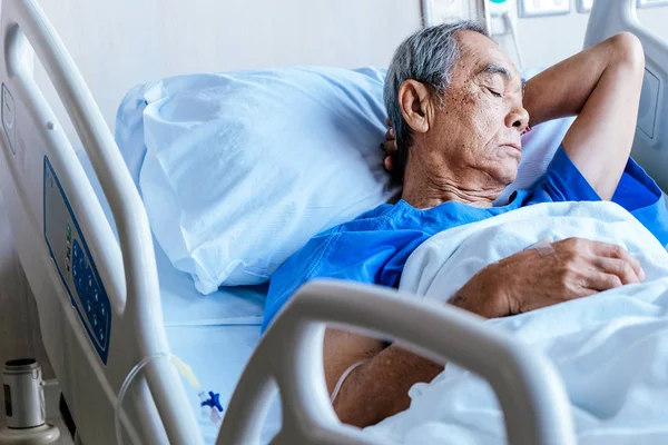 Ältere Patienten Krankenhausbett — Stockfoto