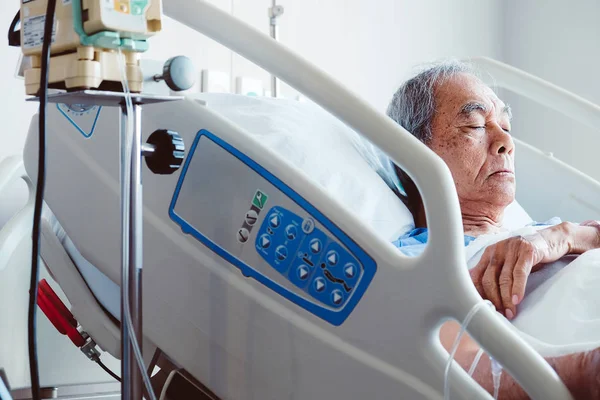 Ältere Patienten Krankenhausbett — Stockfoto
