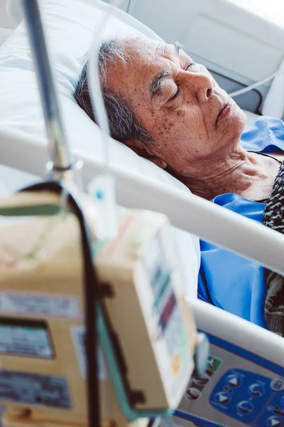 Ältere Patienten Krankenhausbett — Stockfoto