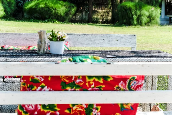 Image Empty Table House Garden — Stock Photo, Image