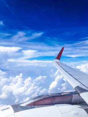 Bir uçak arkaplanından görüntüle