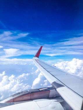 Bir uçak arkaplanından görüntüle