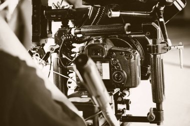 Profesyonel kamera ekipmanları, film yapım ekibi.