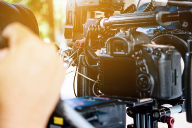 Profesyonel kamera arka plan ile filme