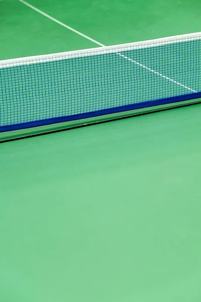 Net Lapangan Tenis Dengan Latar Belakang Dinding Hijau — Stok Foto