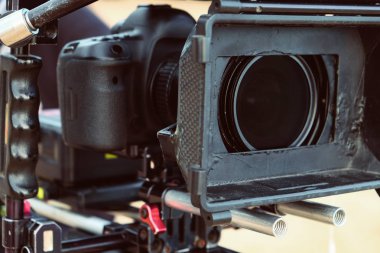 Profesyonel kamera arka plan ile filme