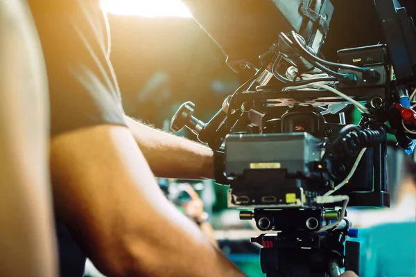 Nos Bastidores Cinegrafista Filmando Cena Filme Com Câmera — Fotografia de Stock