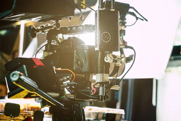 Nos Bastidores Cinegrafista Filmando Cena Filme Com Câmera — Fotografia de Stock