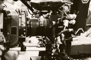 Film endüstrisi. Profesyonel kamera arkaplanı ile çekim