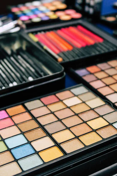 Makeup Kit Cosmetic Set Eye Shadow Palette Brushes — Stock Photo, Image