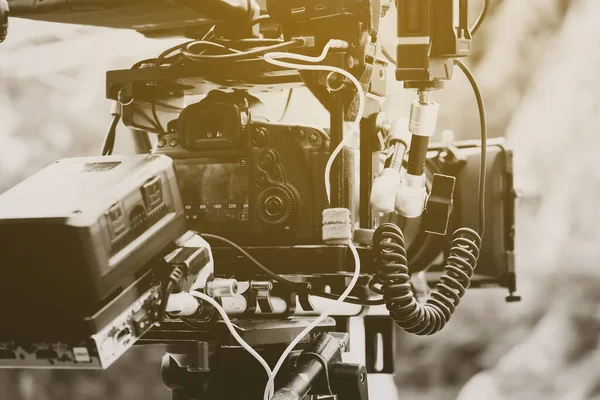 Film endüstrisi. Profesyonel kamera arkaplanı ile çekim