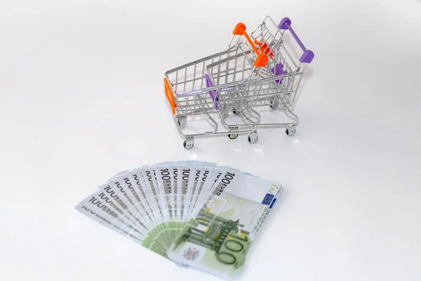 Banknoty Euro Koszykiem Zakupy — Zdjęcie stockowe