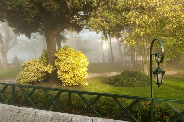 Wczesnym Mglisty Dzień Stambule Bosphorus Wszystkie Pokryte Mgłą — Zdjęcie stockowe