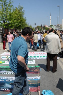 25 Nisan 2010 İstanbulturkey.Protestocular hidroelektrik santrallerine karşı mücadele ediyor.