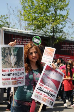 25 Nisan 2010 İstanbulturkey.Protestocular hidroelektrik santrallerine karşı mücadele ediyor.