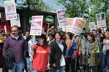 25 Nisan 2010 İstanbulturkey.Protestocular hidroelektrik santrallerine karşı mücadele ediyor.