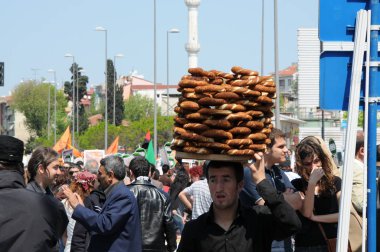 25 Nisan 2010 İstanbulturkey.Protestocular hidroelektrik santrallerine karşı mücadele ediyor.