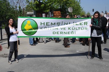 25 Nisan 2010 İstanbulturkey.Protestocular hidroelektrik santrallerine karşı mücadele ediyor.