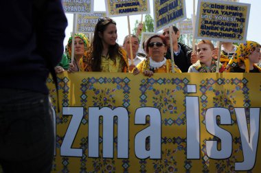 25 Nisan 2010 İstanbulturkey.Protestocular hidroelektrik santrallerine karşı mücadele ediyor.