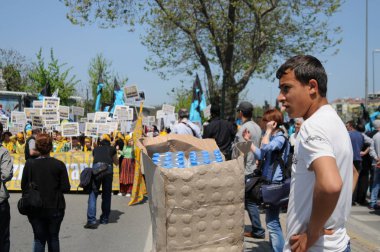 25 Nisan 2010 İstanbulturkey.Protestocular hidroelektrik santrallerine karşı mücadele ediyor.