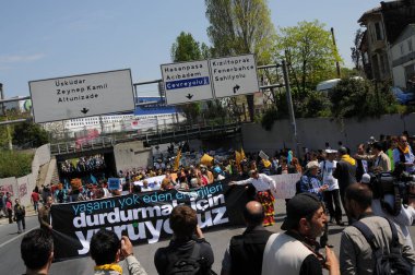 25 Nisan 2010 İstanbulturkey.Protestocular hidroelektrik santrallerine karşı mücadele ediyor.