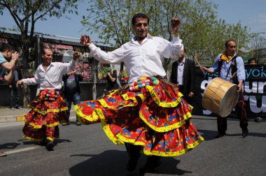 25 Nisan 2010 İstanbulturkey.Protestocular hidroelektrik santrallerine karşı mücadele ediyor.