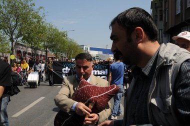 25 Nisan 2010 İstanbulturkey.Protestocular hidroelektrik santrallerine karşı mücadele ediyor.