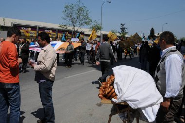25 Nisan 2010 İstanbulturkey.Protestocular hidroelektrik santrallerine karşı mücadele ediyor.