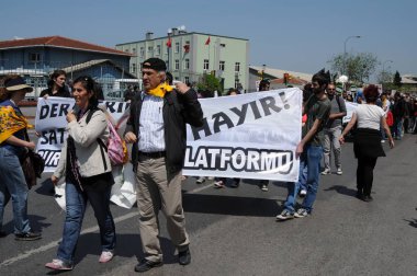 25 Nisan 2010 İstanbulturkey.Protestocular hidroelektrik santrallerine karşı mücadele ediyor.