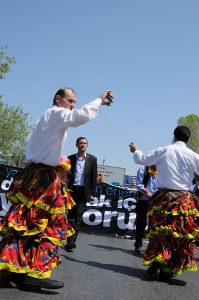 25 Nisan 2010 İstanbulturkey.Protestocular hidroelektrik santrallerine karşı mücadele ediyor.
