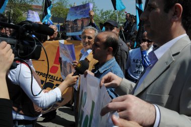 25 Nisan 2010 İstanbulturkey.Protestocular hidroelektrik santrallerine karşı mücadele ediyor.