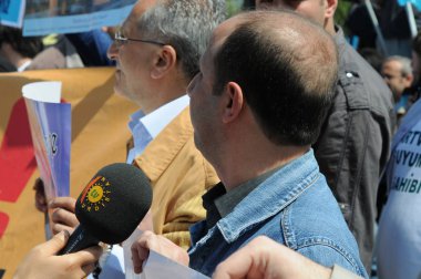 25 Nisan 2010 İstanbulturkey.Protestocular hidroelektrik santrallerine karşı mücadele ediyor.