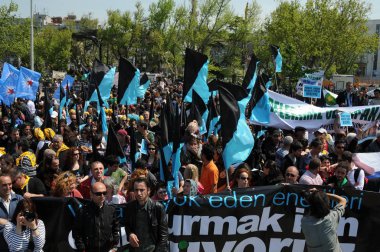 25 Nisan 2010 İstanbulturkey.Protestocular hidroelektrik santrallerine karşı mücadele ediyor.