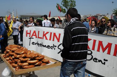 25 Nisan 2010 İstanbulturkey.Protestocular hidroelektrik santrallerine karşı mücadele ediyor.