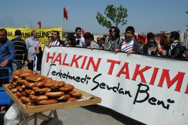 25 Nisan 2010 İstanbulturkey.Protestocular hidroelektrik santrallerine karşı mücadele ediyor.