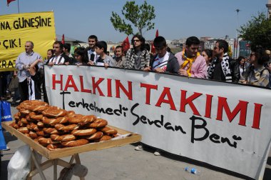 25 Nisan 2010 İstanbulturkey.Protestocular hidroelektrik santrallerine karşı mücadele ediyor.