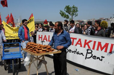 25 Nisan 2010 İstanbulturkey.Protestocular hidroelektrik santrallerine karşı mücadele ediyor.