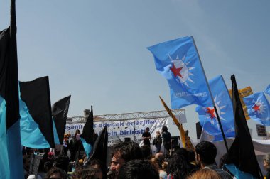 25 Nisan 2010 İstanbulturkey.Protestocular hidroelektrik santrallerine karşı mücadele ediyor.