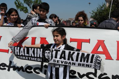 25 Nisan 2010 İstanbulturkey.Protestocular hidroelektrik santrallerine karşı mücadele ediyor.