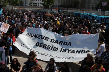 25 Nisan 2010 İstanbulturkey.Protestocular hidroelektrik santrallerine karşı mücadele ediyor.