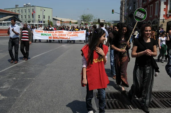 Avril 2010 Istanbulturquie Les Manifestants Luttent Contre Les Centrales Hydroélectriques — Photo