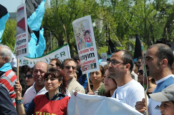 April 2010 Istanbulturkey Demonstranten Worstelen Tegen Waterkrachtcentrales — Stockfoto