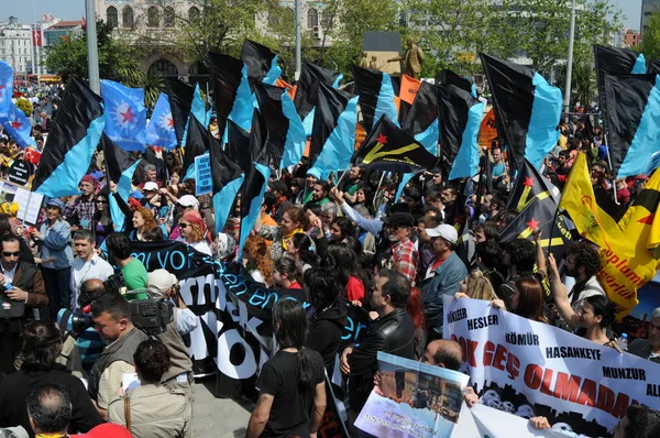 April 2010 Istanbulturkey Demonstranterna Kämpar Mot Vattenkraftverk — Stockfoto