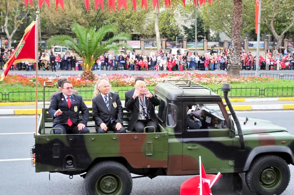 29 Ekim 2009 İstanbul.Türkiye her yıl 29 Ekim'de Cumhuriyet Bayramı'nı veya Cumhuriyet Bayramı'nı kutluyor. Bu gün, Türkiye'nin bağımsızlığının ilanının yıldönümü.