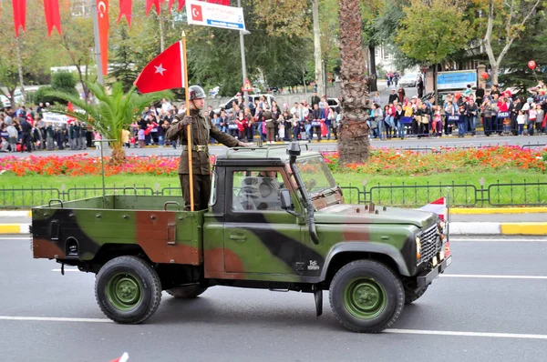 29 Ekim 2009 İstanbul.Türkiye her yıl 29 Ekim'de Cumhuriyet Bayramı'nı veya Cumhuriyet Bayramı'nı kutluyor. Bu gün, Türkiye'nin bağımsızlığının ilanının yıldönümü.