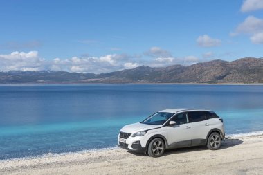 Suv Peugeot 3008 yaylada.