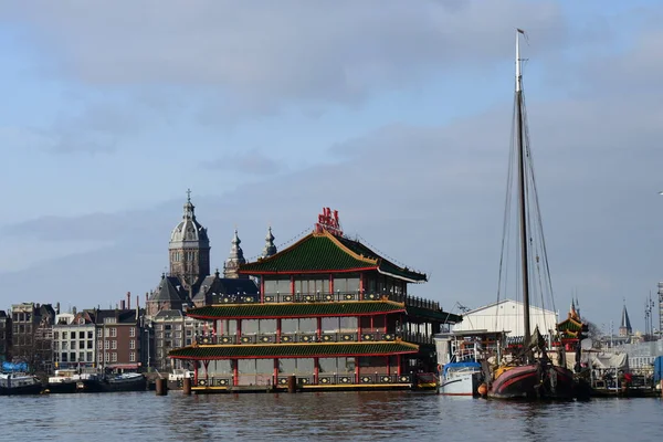 2013年2月13日 阿姆斯特丹阿姆斯特丹是荷兰首都和人口最多的城市 — 图库照片