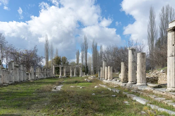 トルコのアフロディシアス遺跡は 国で最高のサイトの一つでなければなりません 古代の愛の街では それがどのようになっていたかの精神を感じることができます — ストック写真