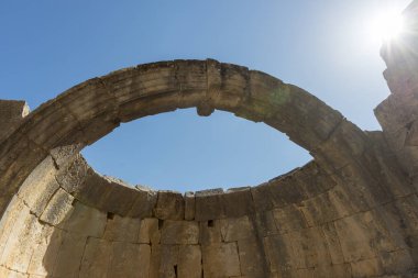 Alahan Manastırı, Anadolu'nun güneyinde, Küçük Asya'nın Mut ilçesinde, Isauria dağlarında bulunan beşinci yüzyıl yapılarından oluşan bir komplekstir..