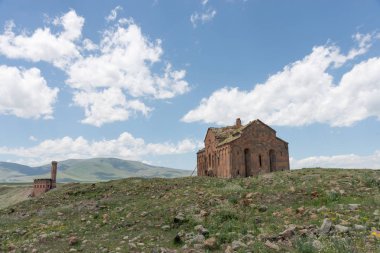 Ani, Ermenistan ile kapalı sınırın yanında, Türkiye'nin Kars ilinde yer alan harap bir ortaçağ Ermeni şehridir..